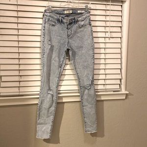 JESSICA SIMPSON kiss me super skinny jeans lightly worn. Size 29.